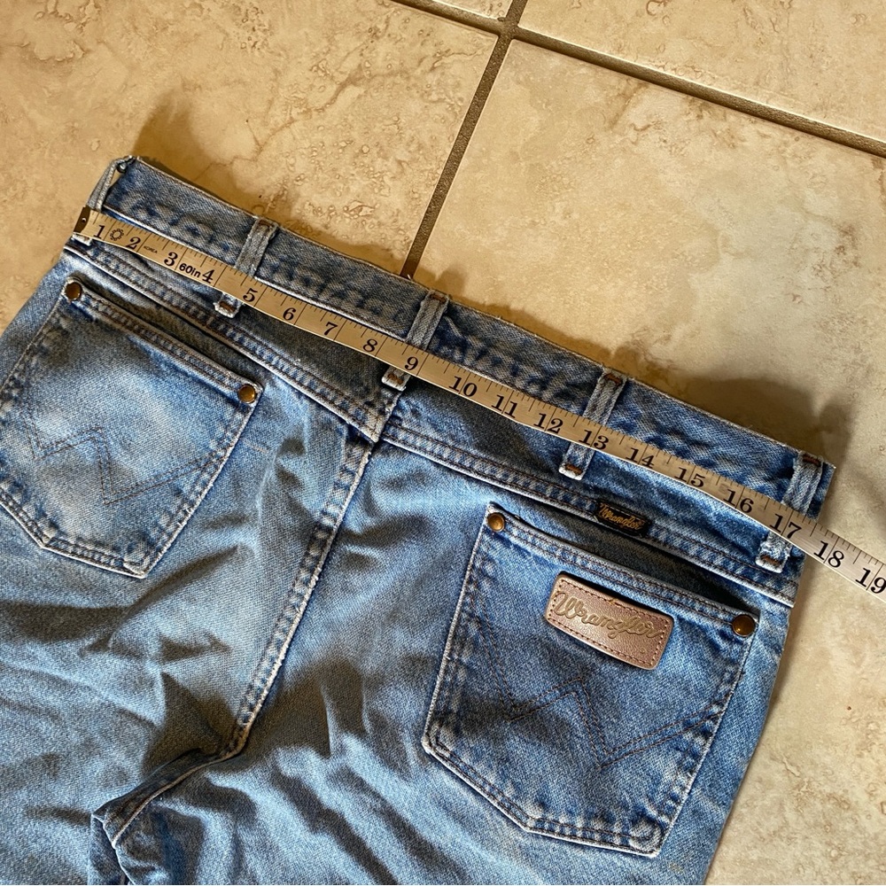 Classic Wrangler Denim Jeans - Picture 5 of 8